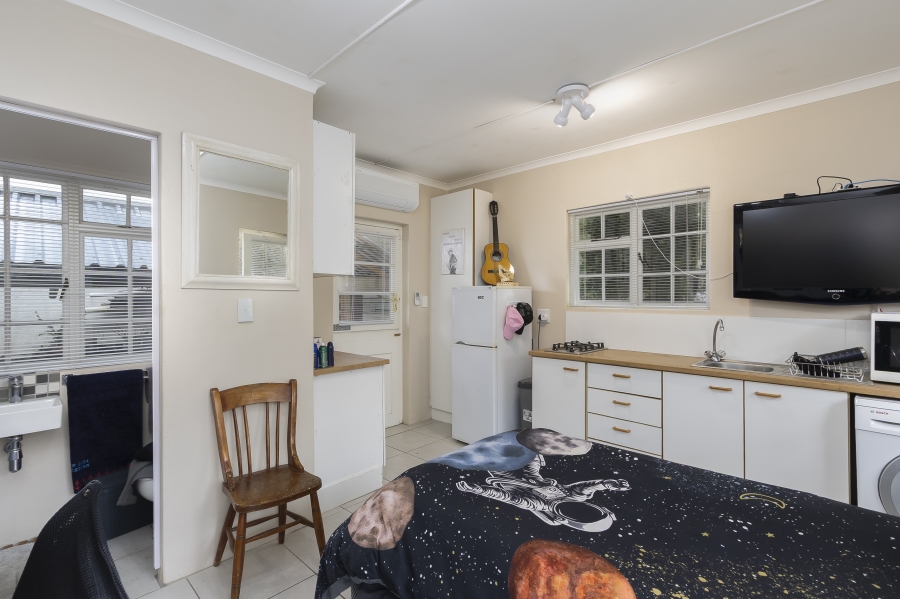 6 Bedroom Property for Sale in Morningside Western Cape